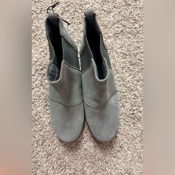 Sorel Gray Suede Wedge Boots - Picture 3 of 5